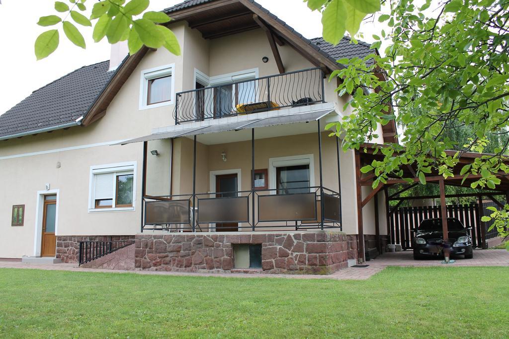 Marta Apartman Balatonalmadi Exterior photo